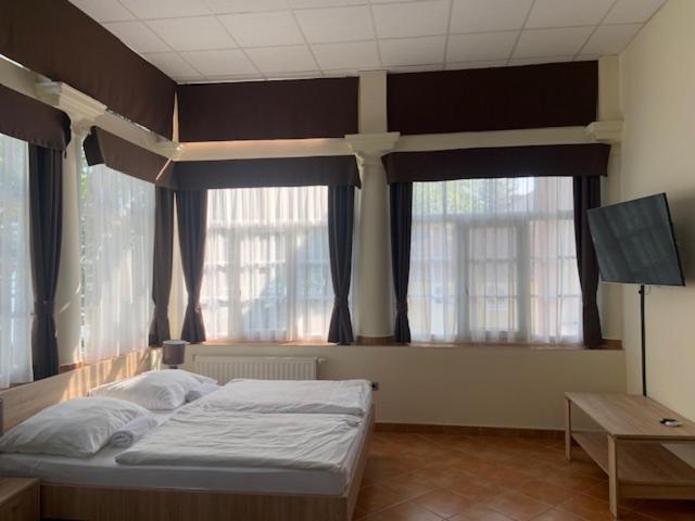 Bf Hotel Balatonföldvár Zewnętrze zdjęcie