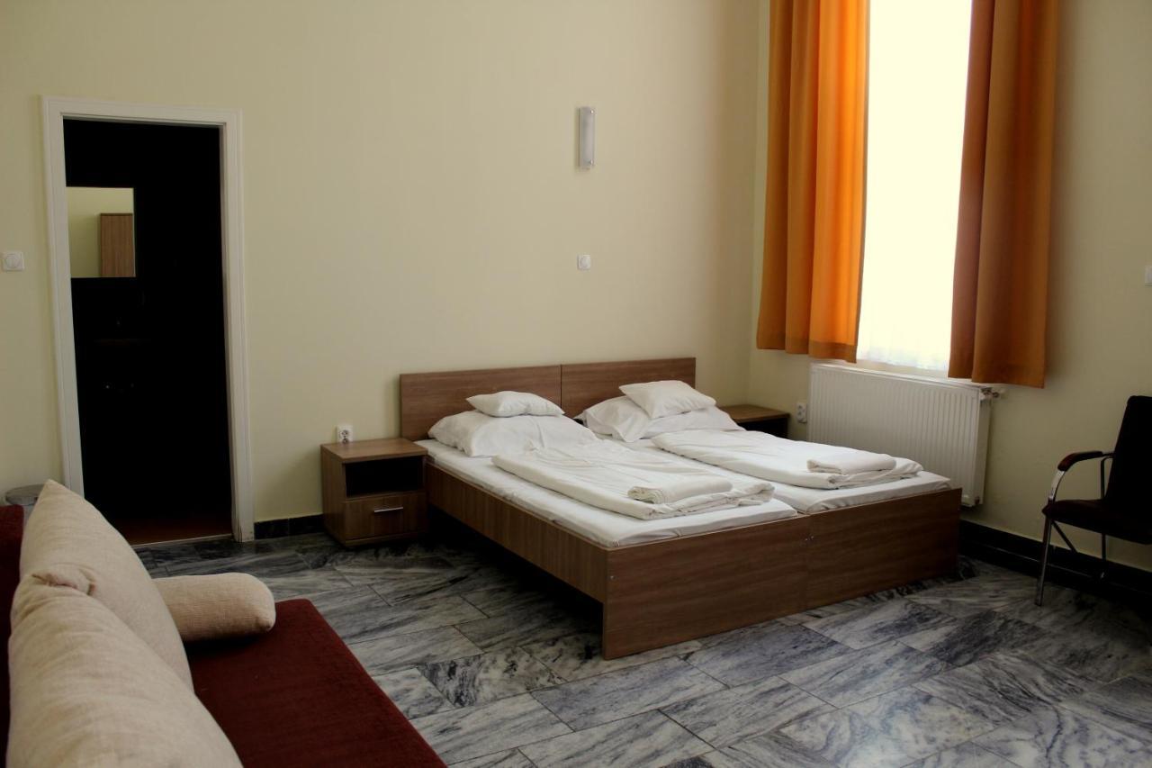 Bf Hotel Balatonföldvár Zewnętrze zdjęcie