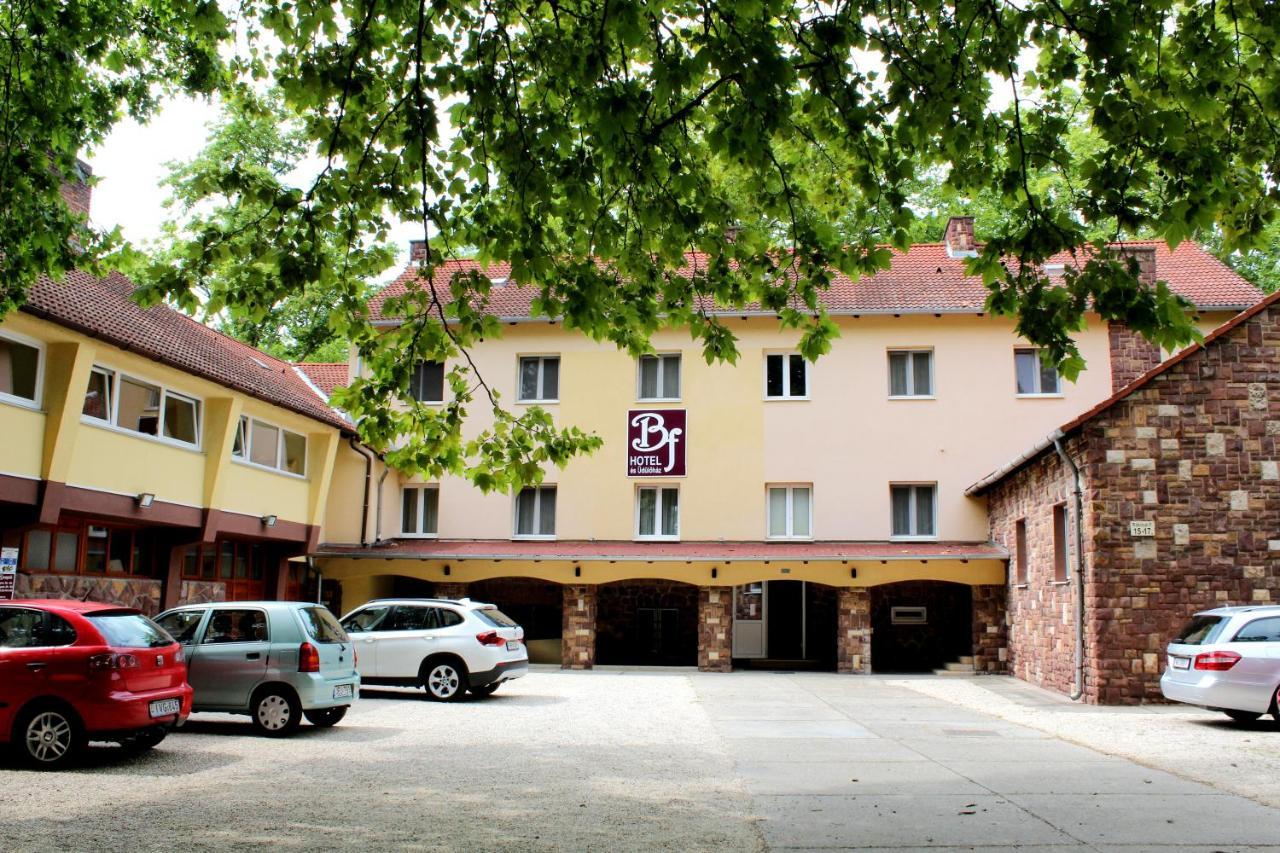 Bf Hotel Balatonföldvár Zewnętrze zdjęcie